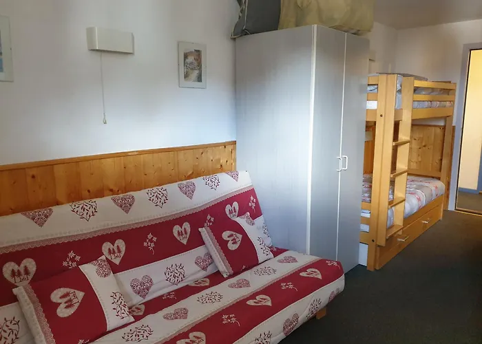 Ski-in Ski-out 108 *